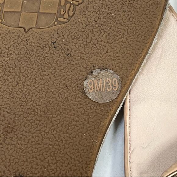 Vince Camuto Nude & Metallic Silver Leather T-Strap Sandals Size 9 - Picture 12 of 15